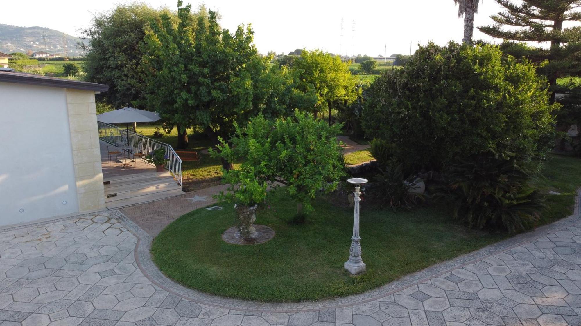 B&B Le Dee Di Paestum Extérieur photo
